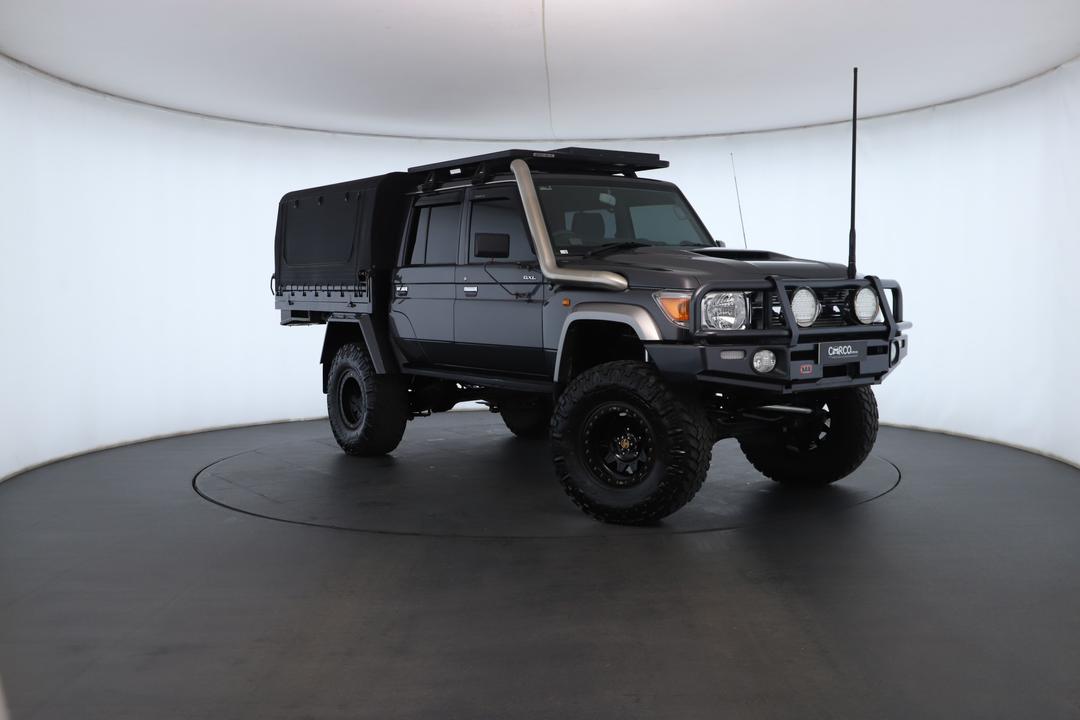 Exterior view frame 0