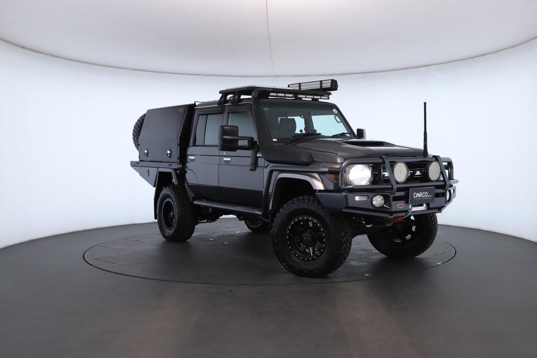 Exterior view frame 0