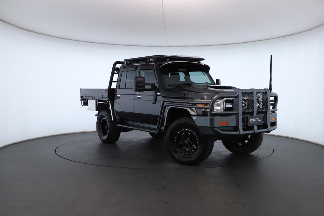 Exterior view frame 0