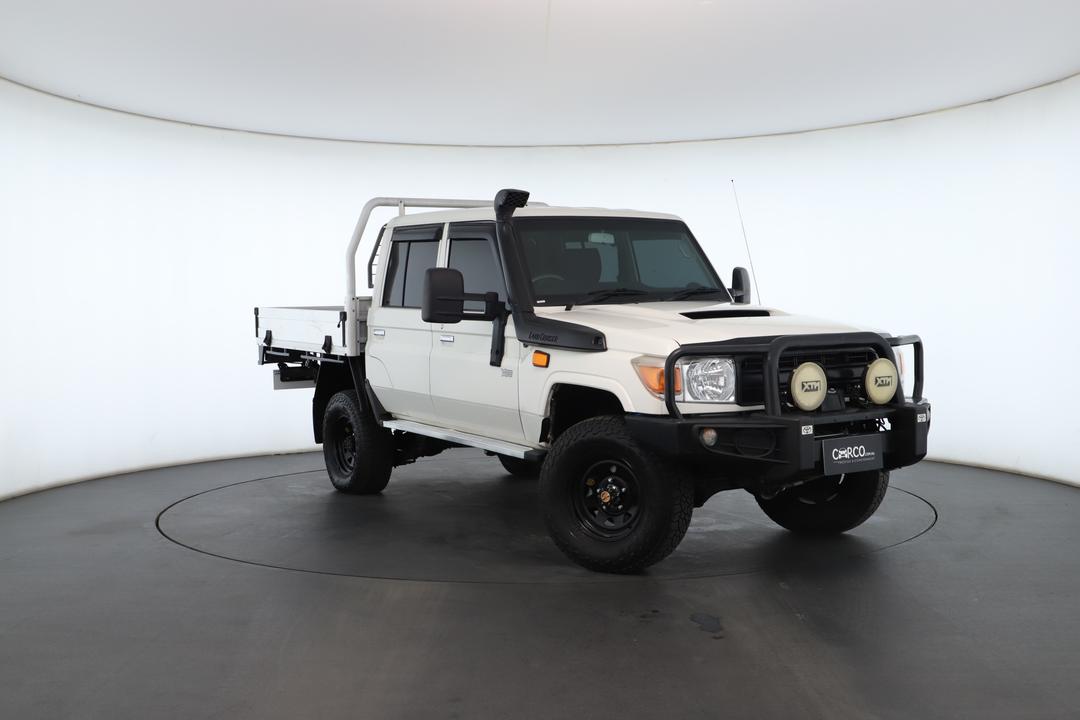 Exterior view frame 0