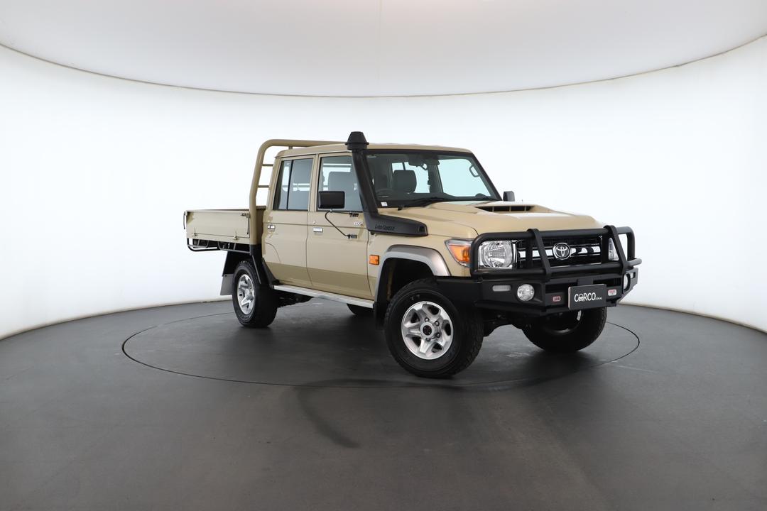 Exterior view frame 0