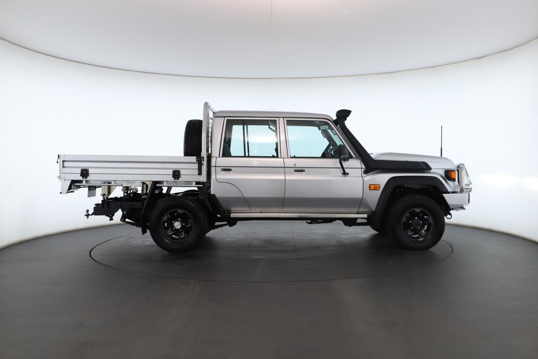 Exterior view frame 0