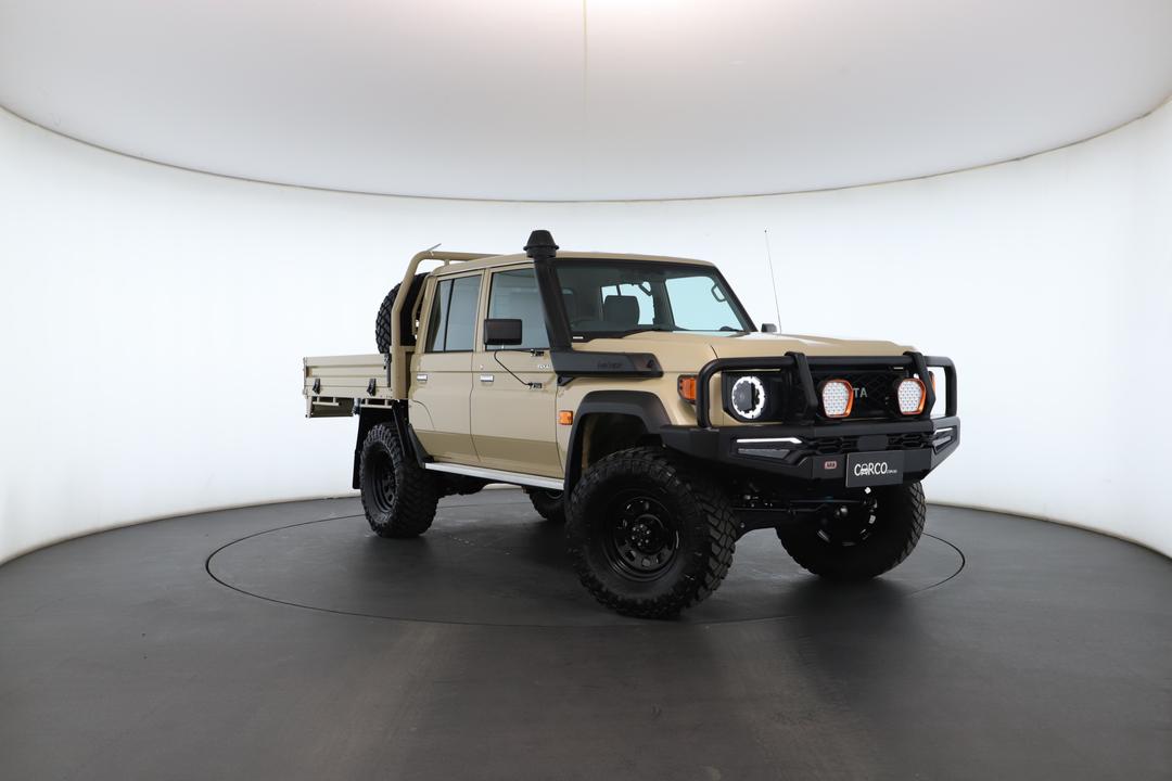 Exterior view frame 0