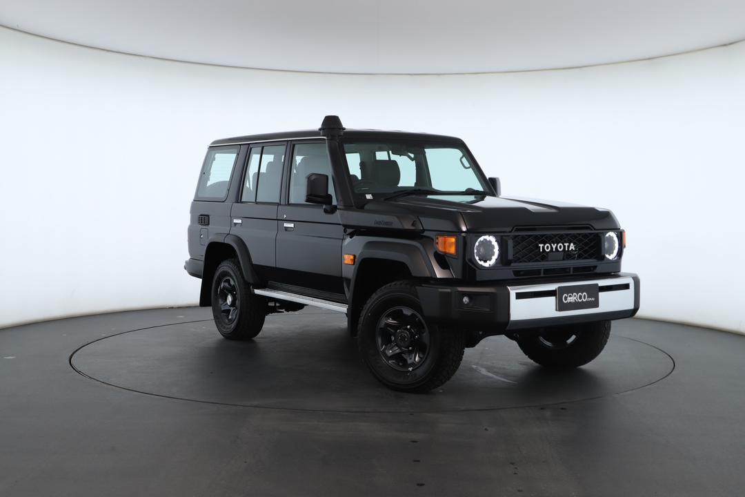 Exterior view frame 0