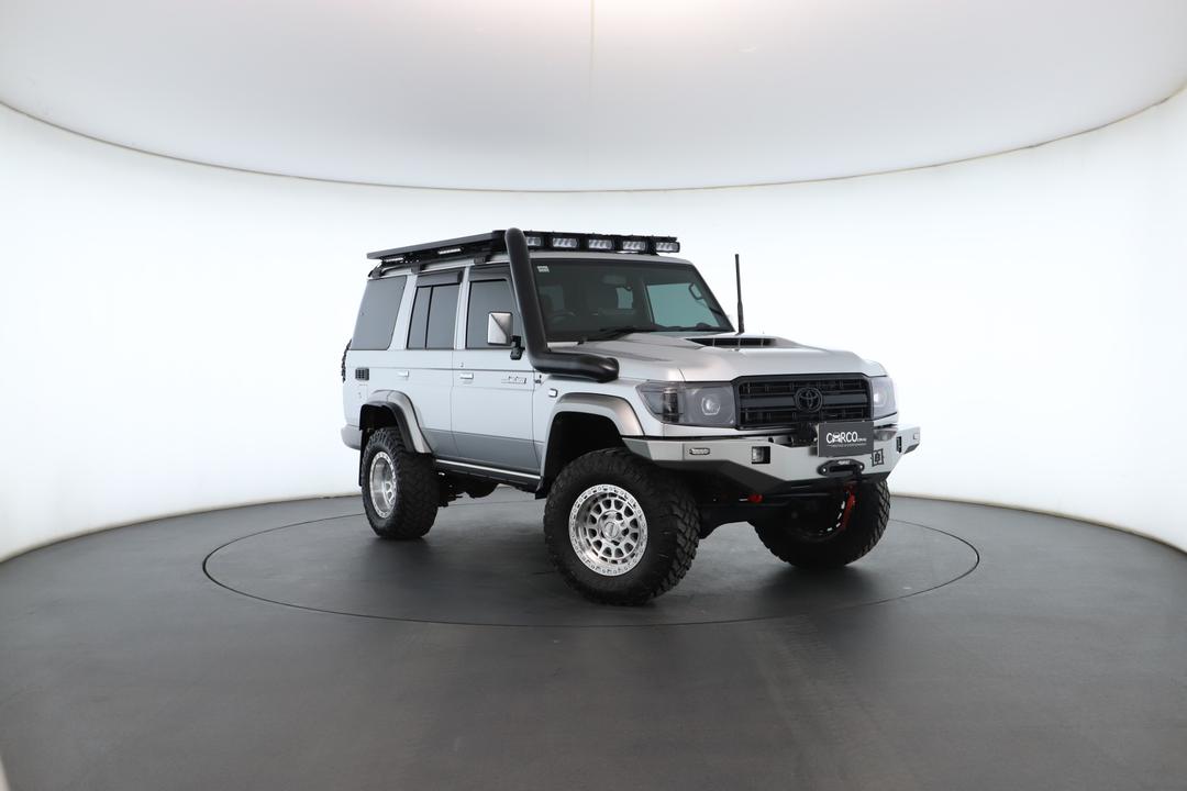 Exterior view frame 0