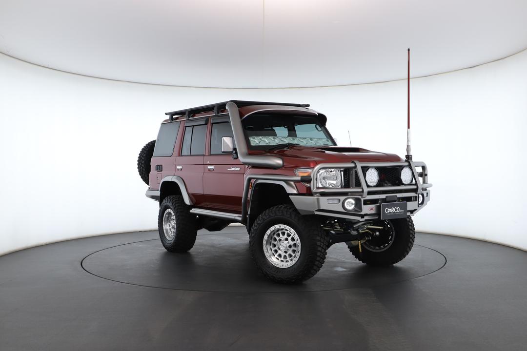 Exterior view frame 0