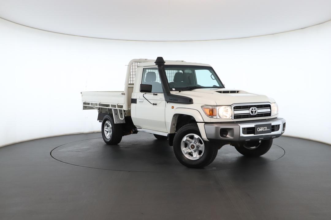 Exterior view frame 0