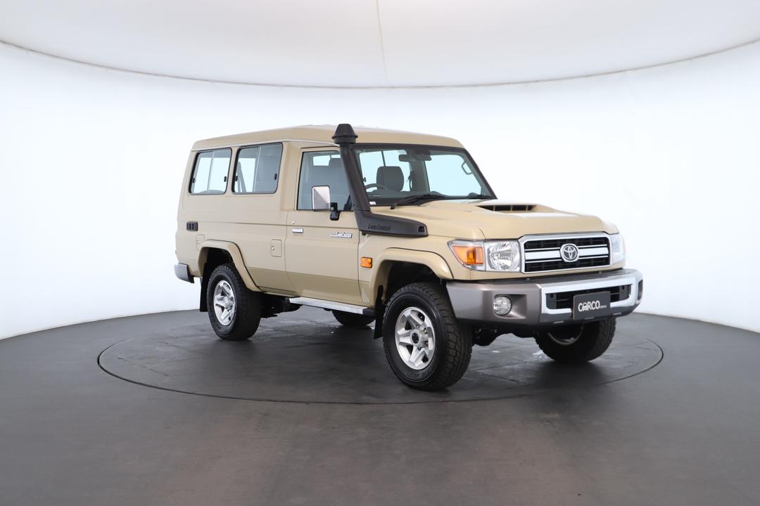 Exterior view frame 1