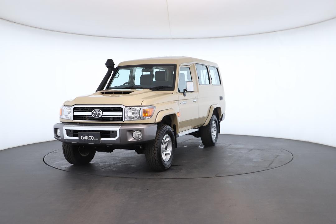 Exterior view frame 4