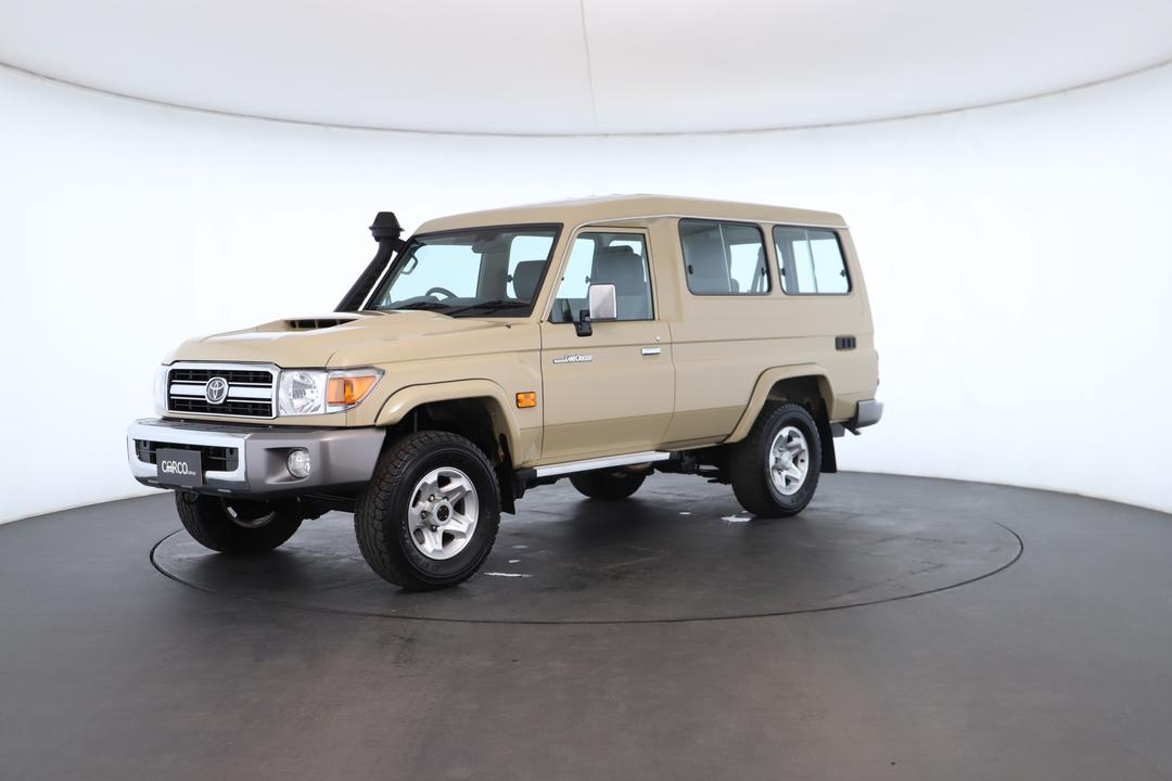 Exterior view frame 5