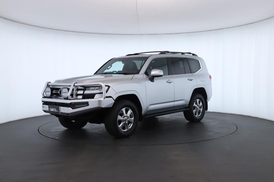 Exterior view frame 5