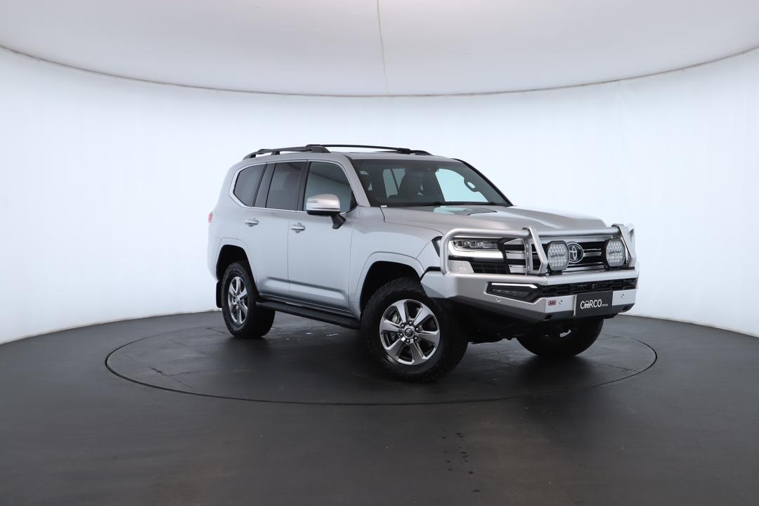 Exterior view frame 0