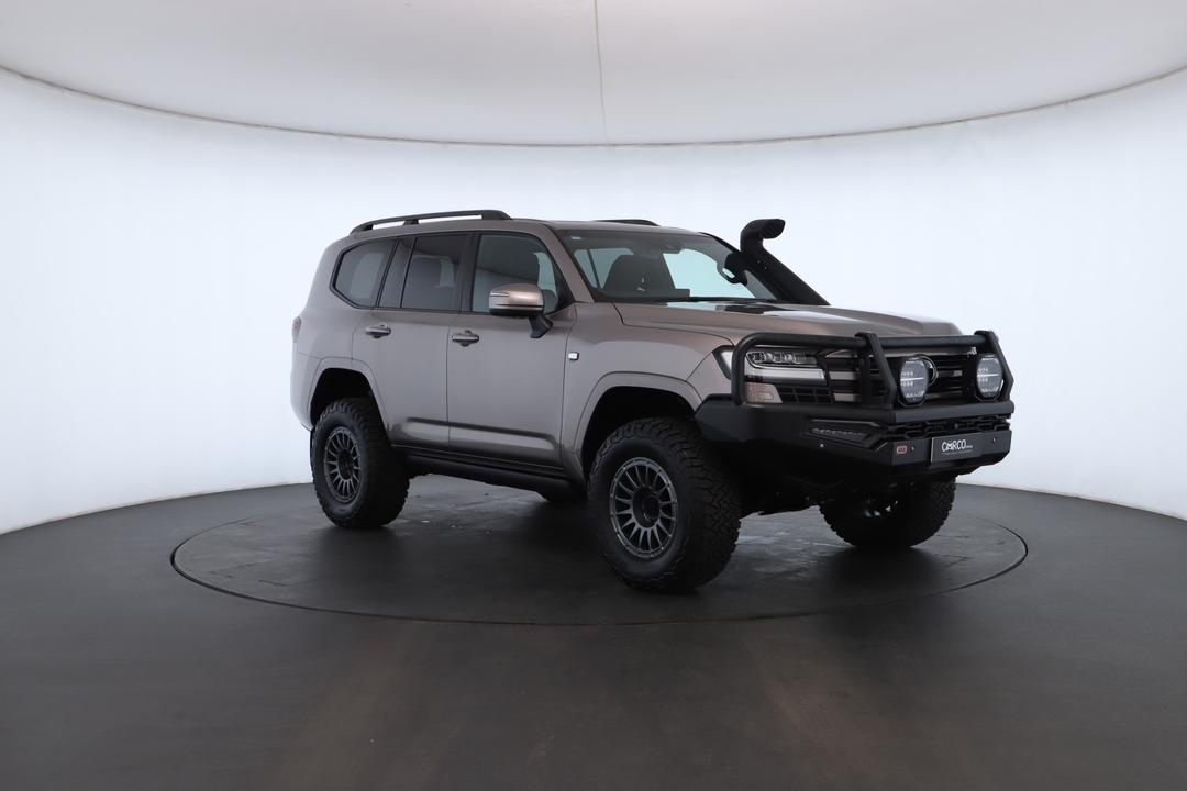 Exterior view frame 1