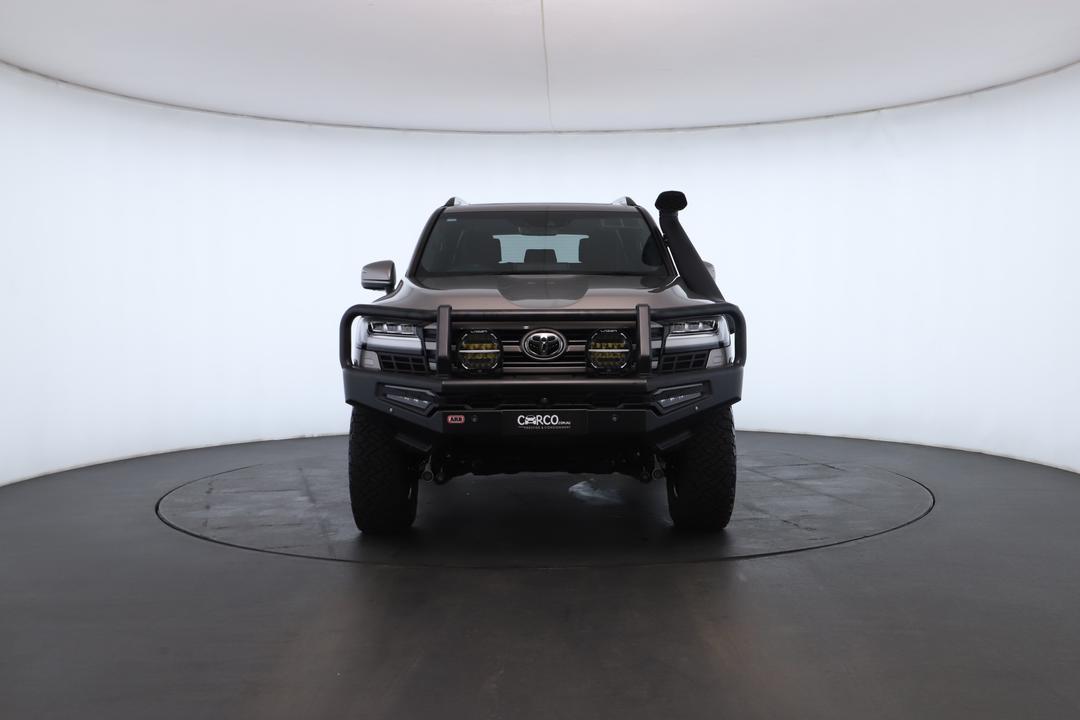 Exterior view frame 3