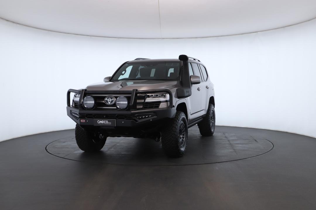 Exterior view frame 4