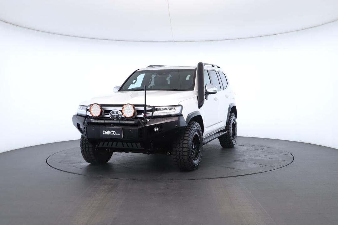 Exterior view frame 4