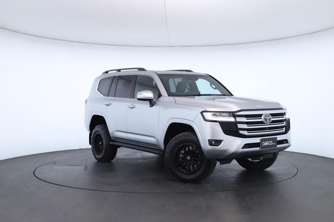 Exterior view frame 0