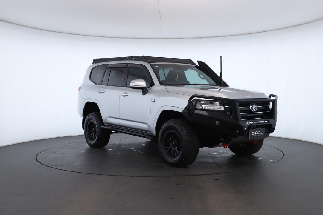 Exterior view frame 1