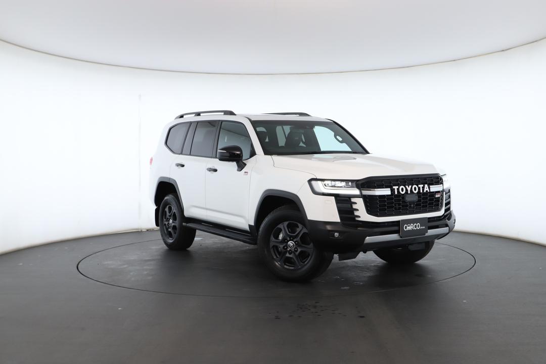Exterior view frame 0
