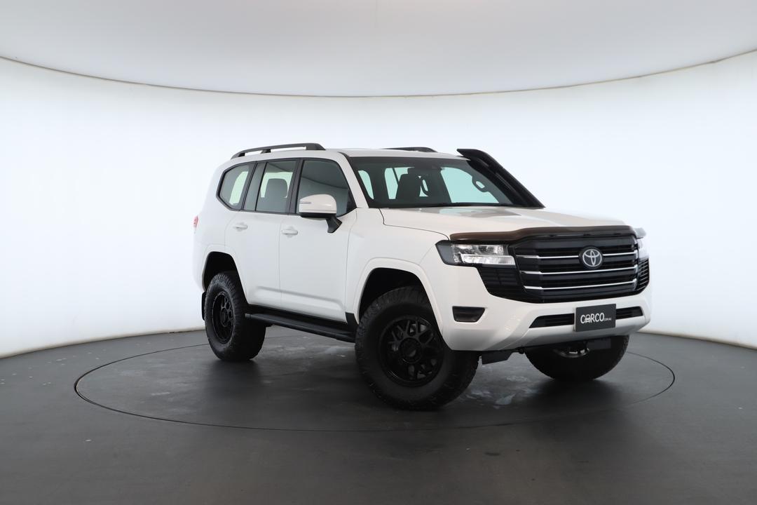 Exterior view frame 0