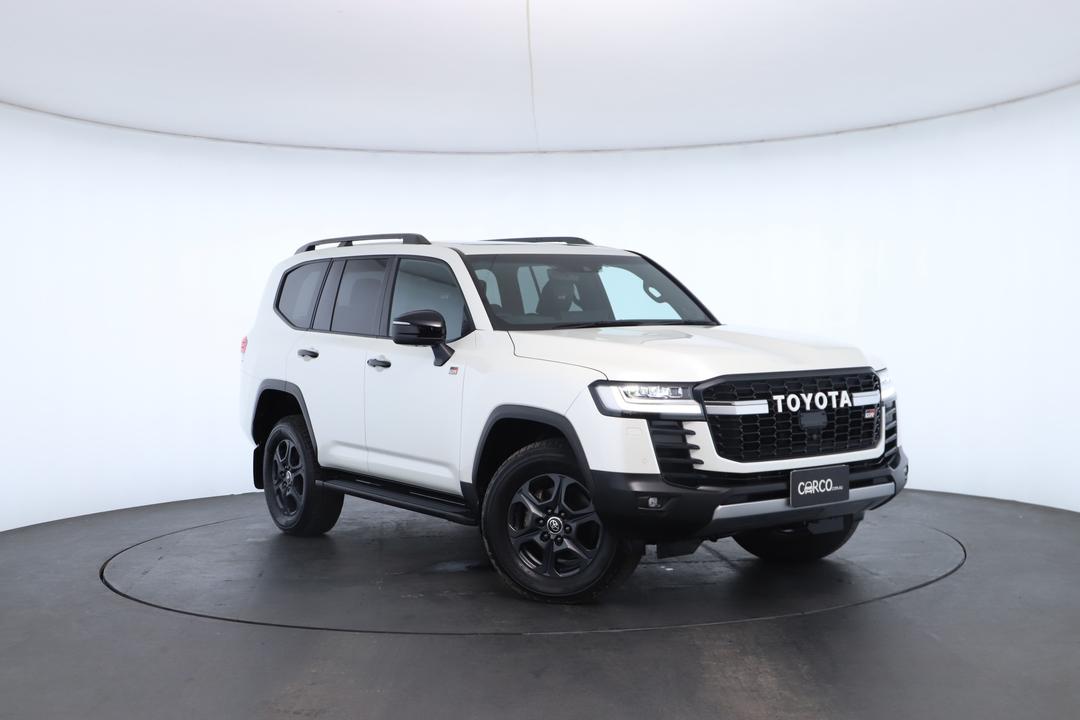 Exterior view frame 0