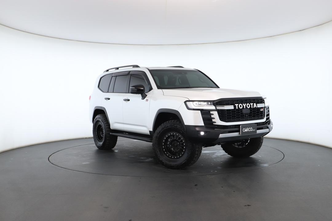 Exterior view frame 0