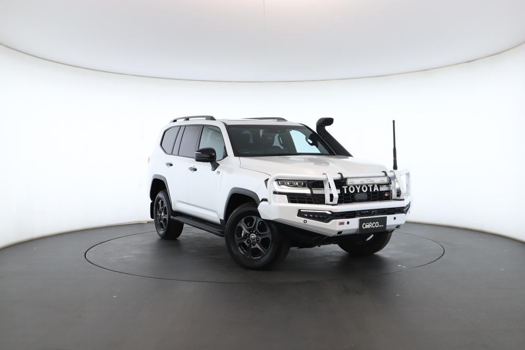 Exterior view frame 0