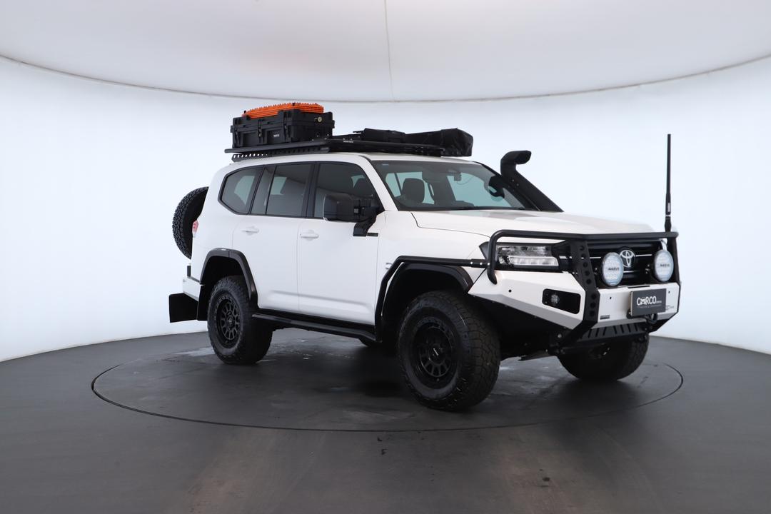 Exterior view frame 1