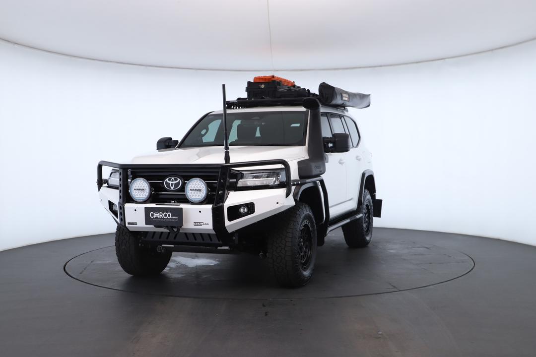 Exterior view frame 4