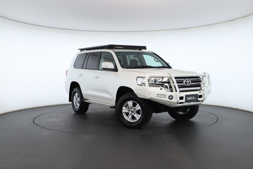 Exterior view frame 0