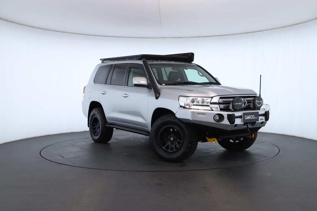 Exterior view frame 0