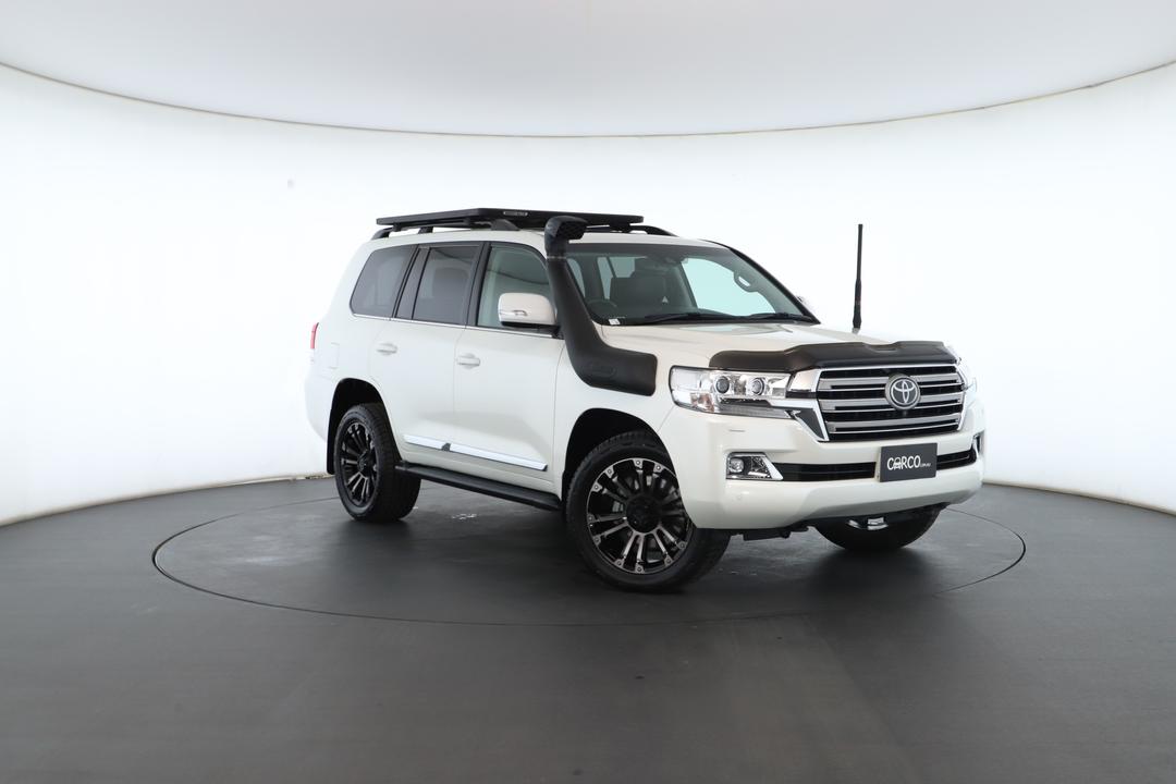 Exterior view frame 0