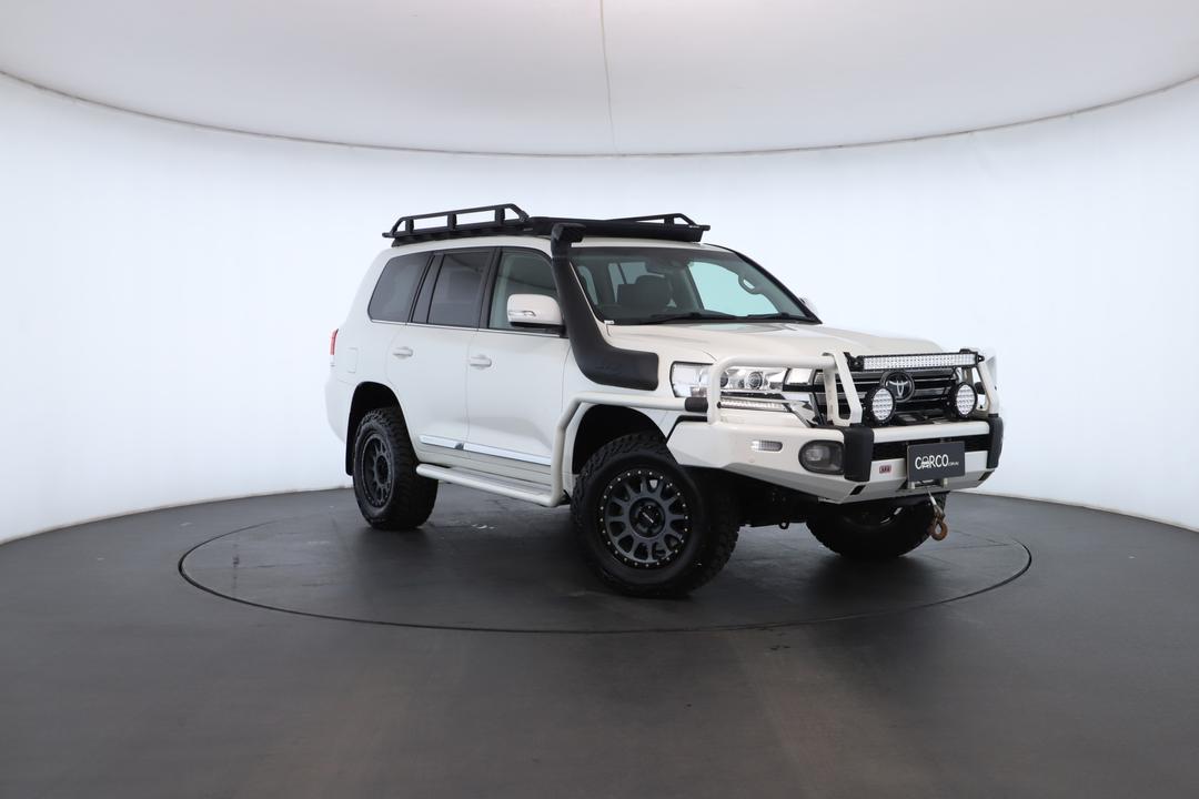 Exterior view frame 0