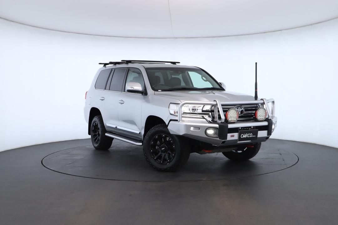 Exterior view frame 0