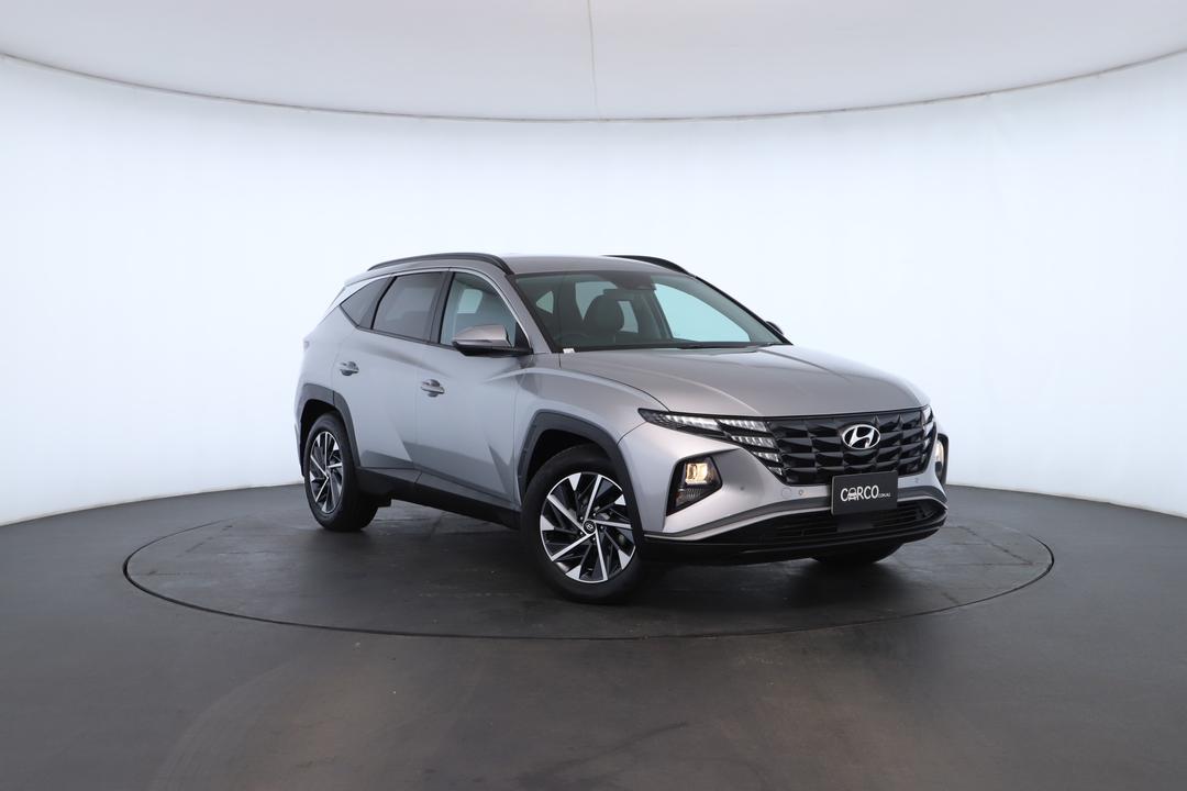 Exterior view frame 0