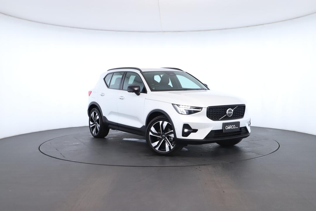 Exterior view frame 0