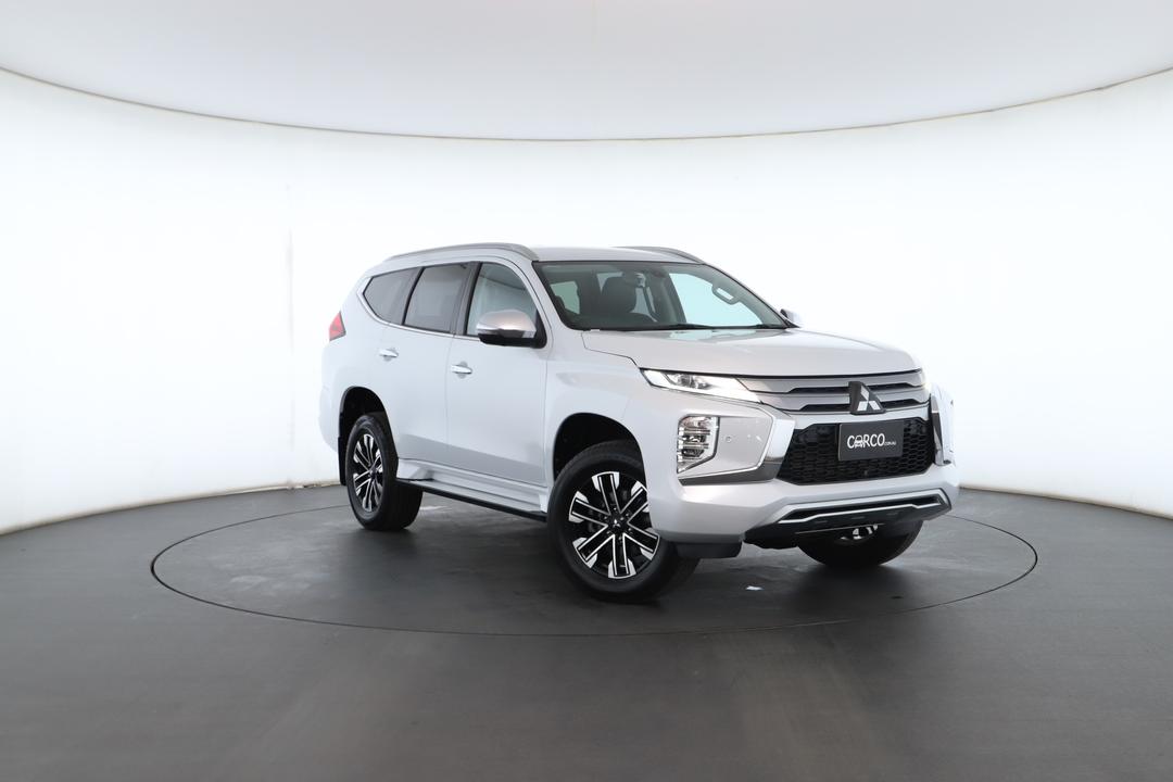 Exterior view frame 0