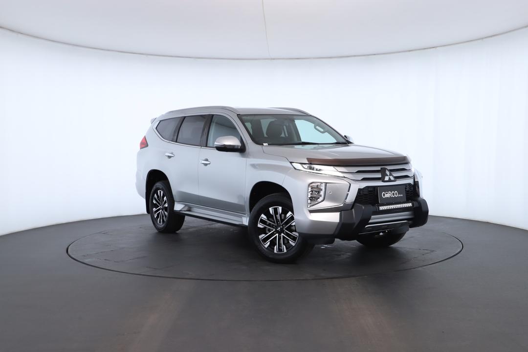 Exterior view frame 0