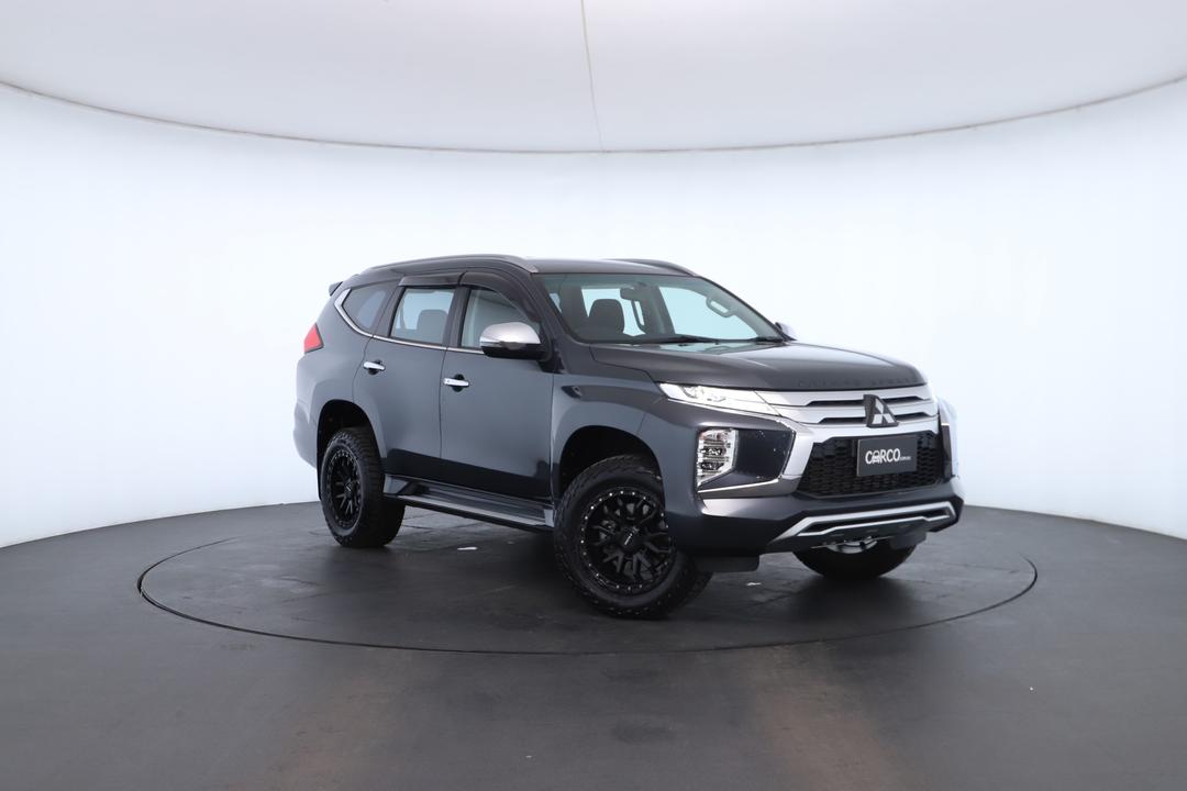 Exterior view frame 0