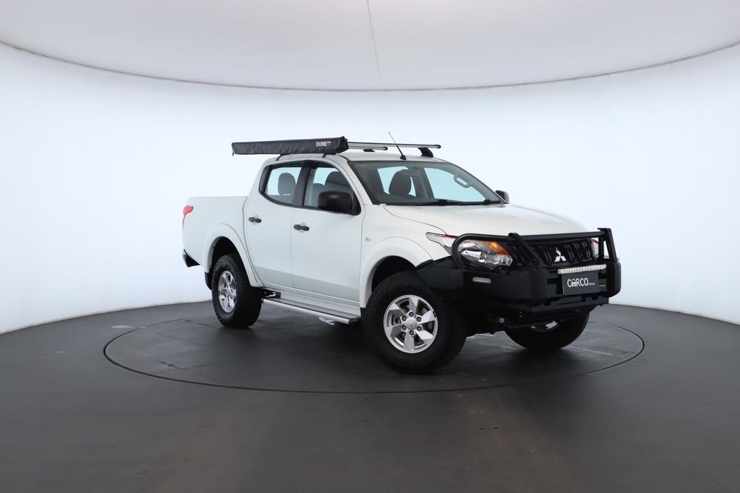 Exterior view frame 0