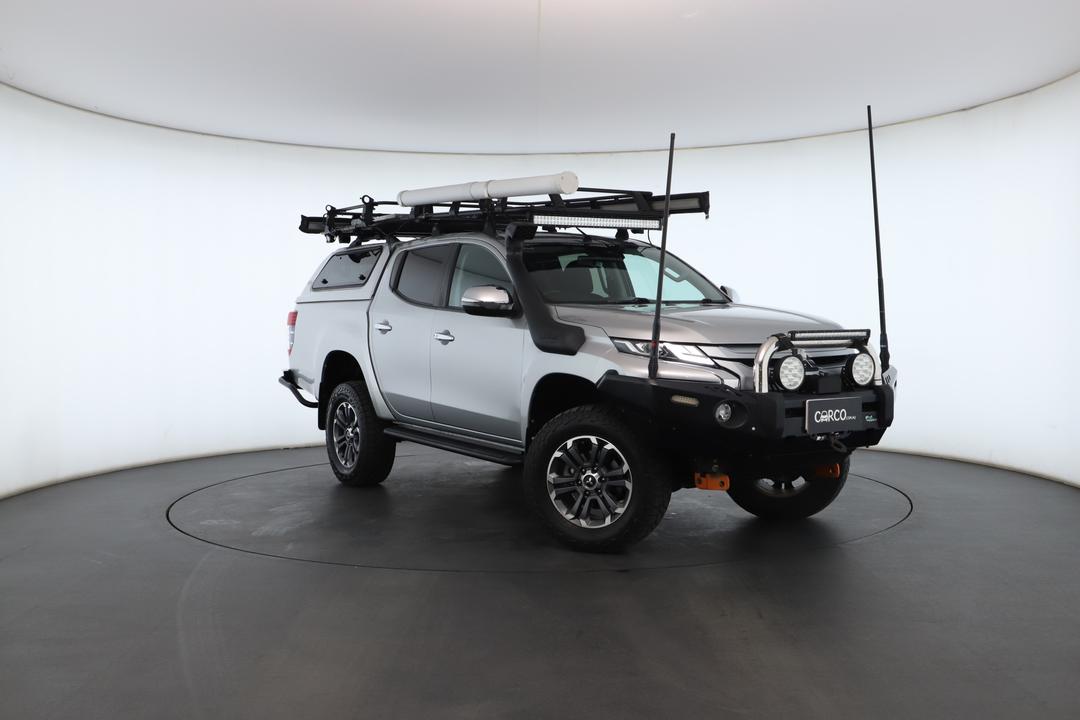 Exterior view frame 0