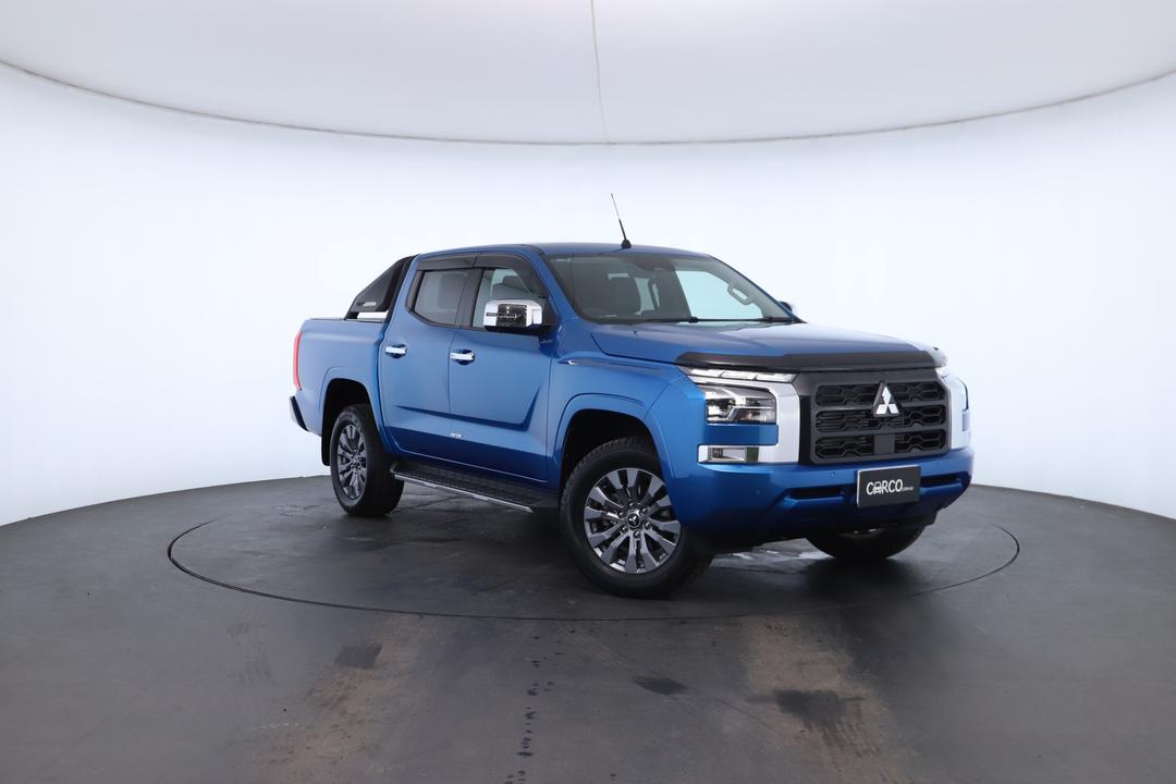 Exterior view frame 0