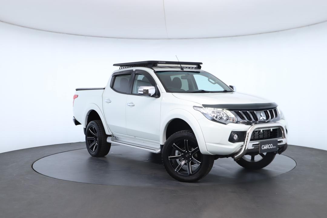 Exterior view frame 0