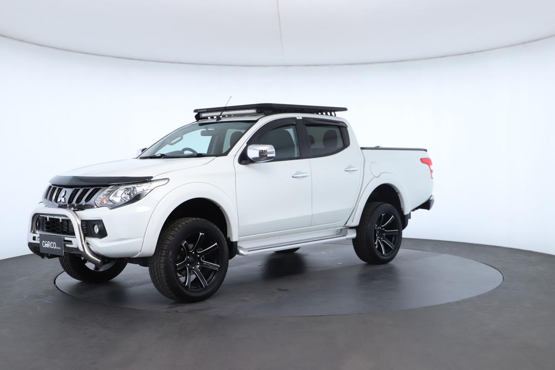 Exterior view frame 5