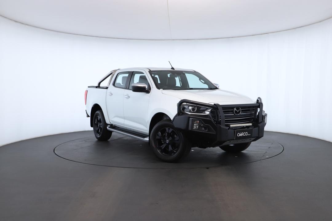 Exterior view frame 0