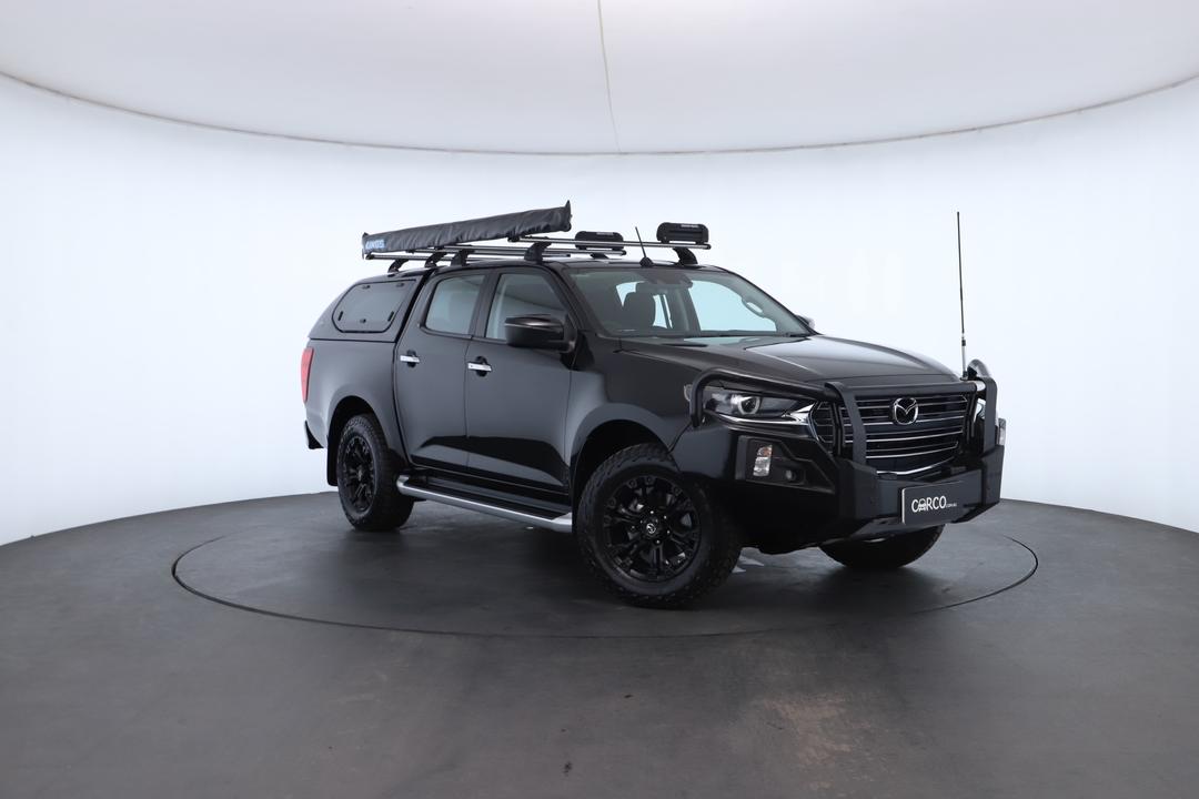 Exterior view frame 0