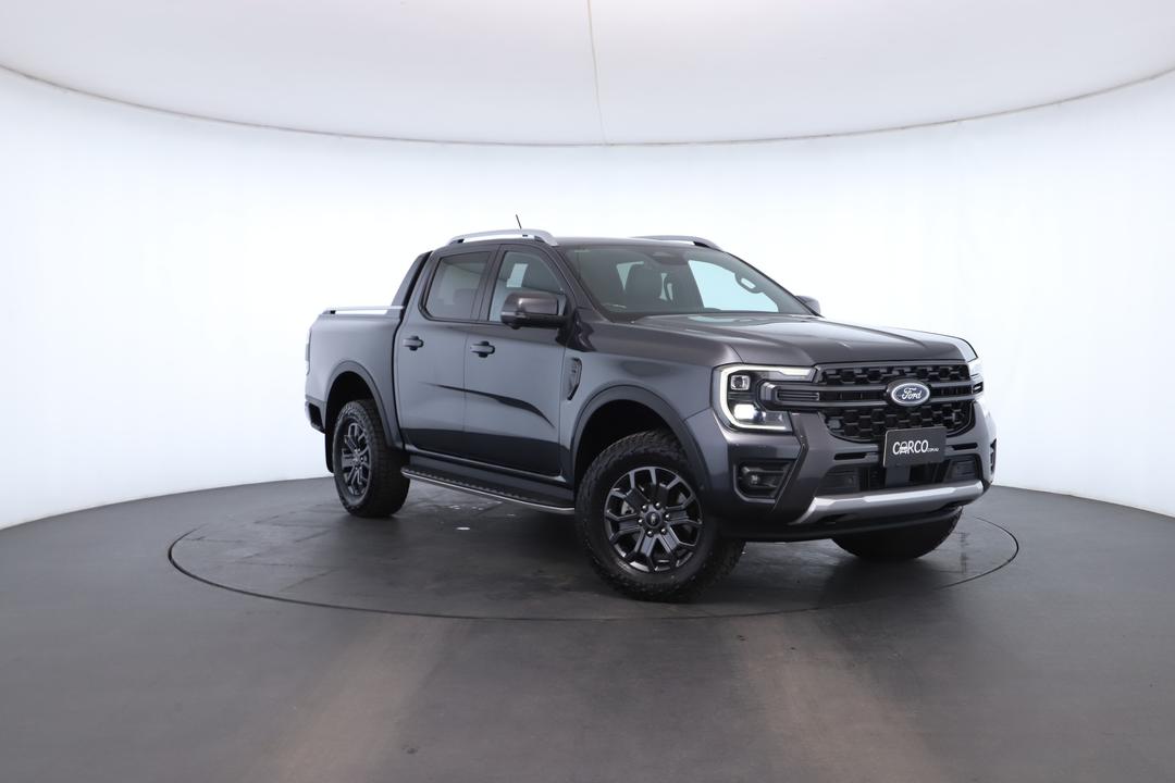 Exterior view frame 0