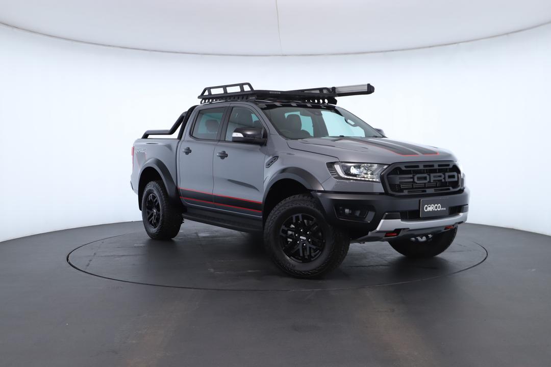 Exterior view frame 0