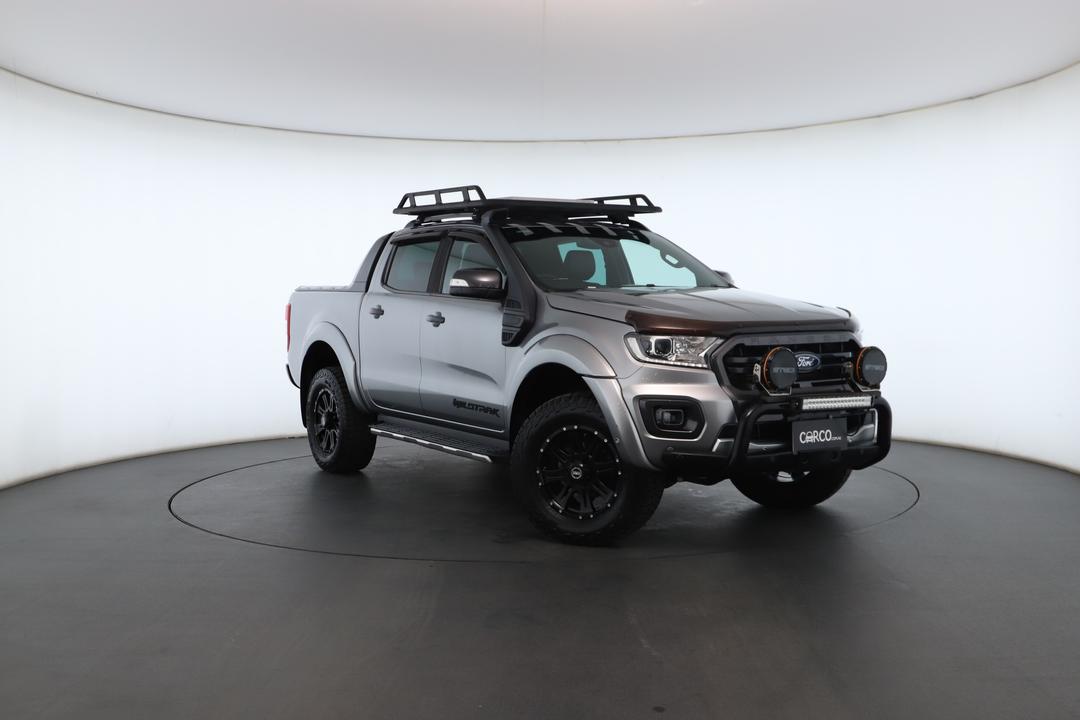 Exterior view frame 0