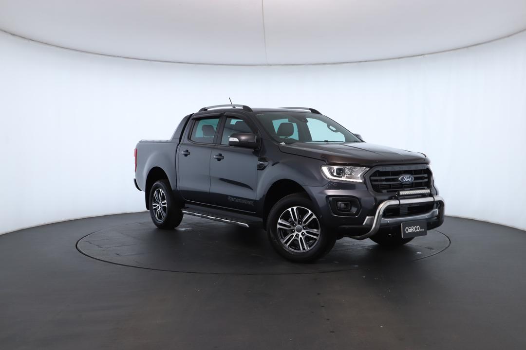 Exterior view frame 0